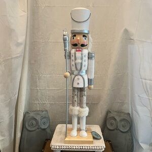 Tinsel & Fir Christmas Nutcracker Decor